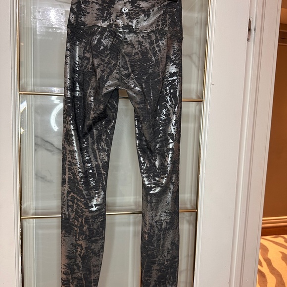 Lululemon pants - Picture 2 of 5